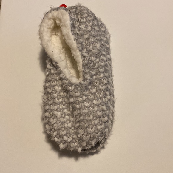 Slippers - Picture 2 of 3